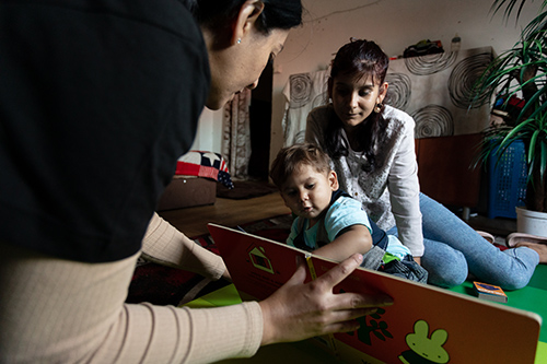 Omama - cesta ven z chudoby