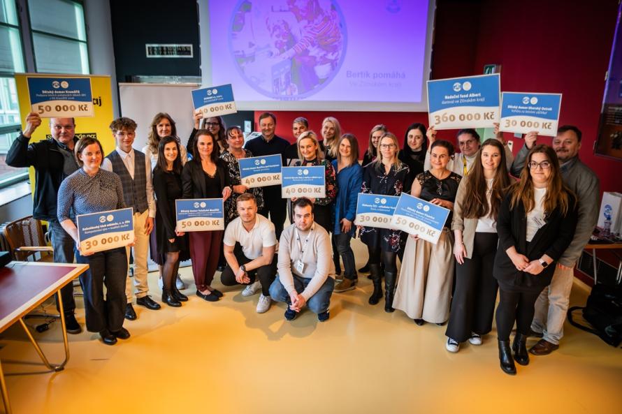Doučování či tábory. Nadační fond Albert rozdělil v kraji 360 tisíc vítězným dobročinným projektům