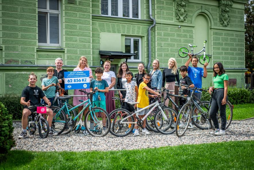 Loňská podpora Nadačního fondu Albert: Rozběhl projekt stipendií a pomohl částkou přes 14 milionů