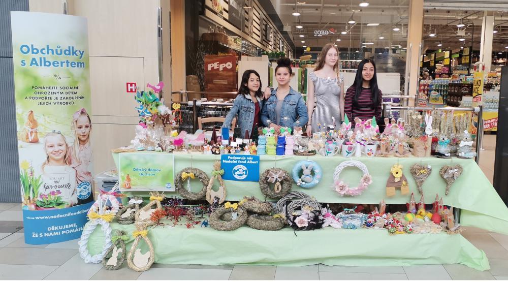 Velikonoční obchůdky s Albertem 2026 - Prodejny Albert, kde můžete podpořit sociálně znevýhodněné děti koupí jejich výrobků