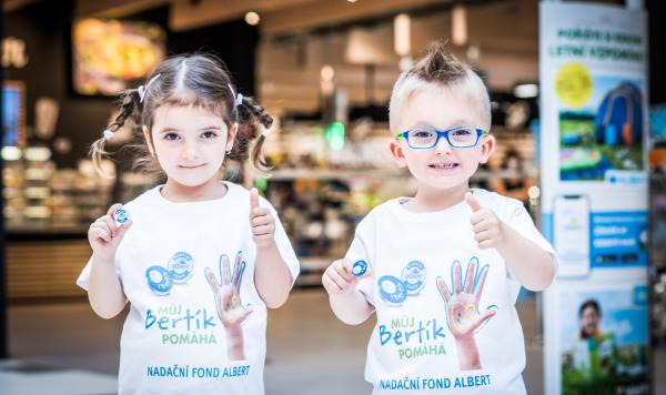 Bertík pomáhá rozdělí 5 milionů korun na pomoc znevýhodněným dětem